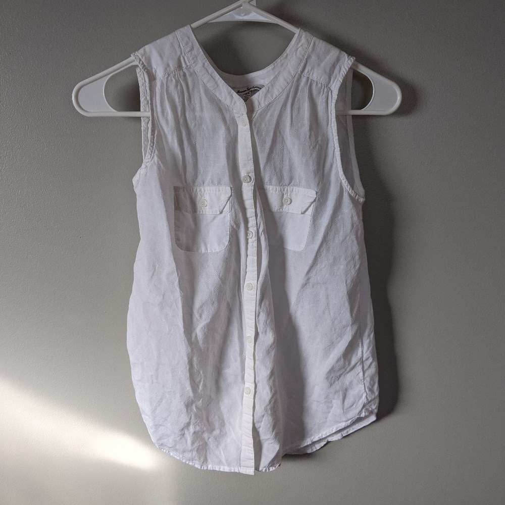 American Eagle button-up tank top